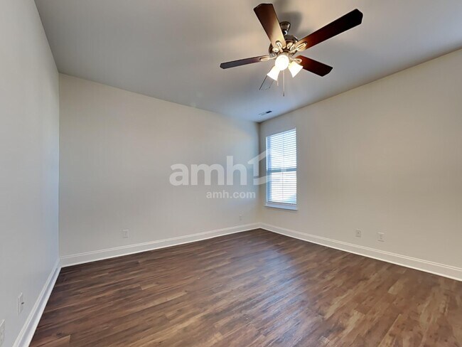 Building Photo - 310 Sanctuary Park Dr