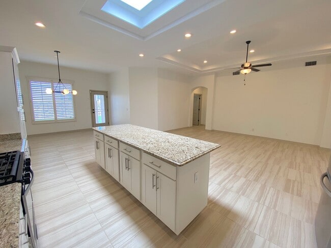 Building Photo - East El Paso 4bed/3bath Refrig A/C