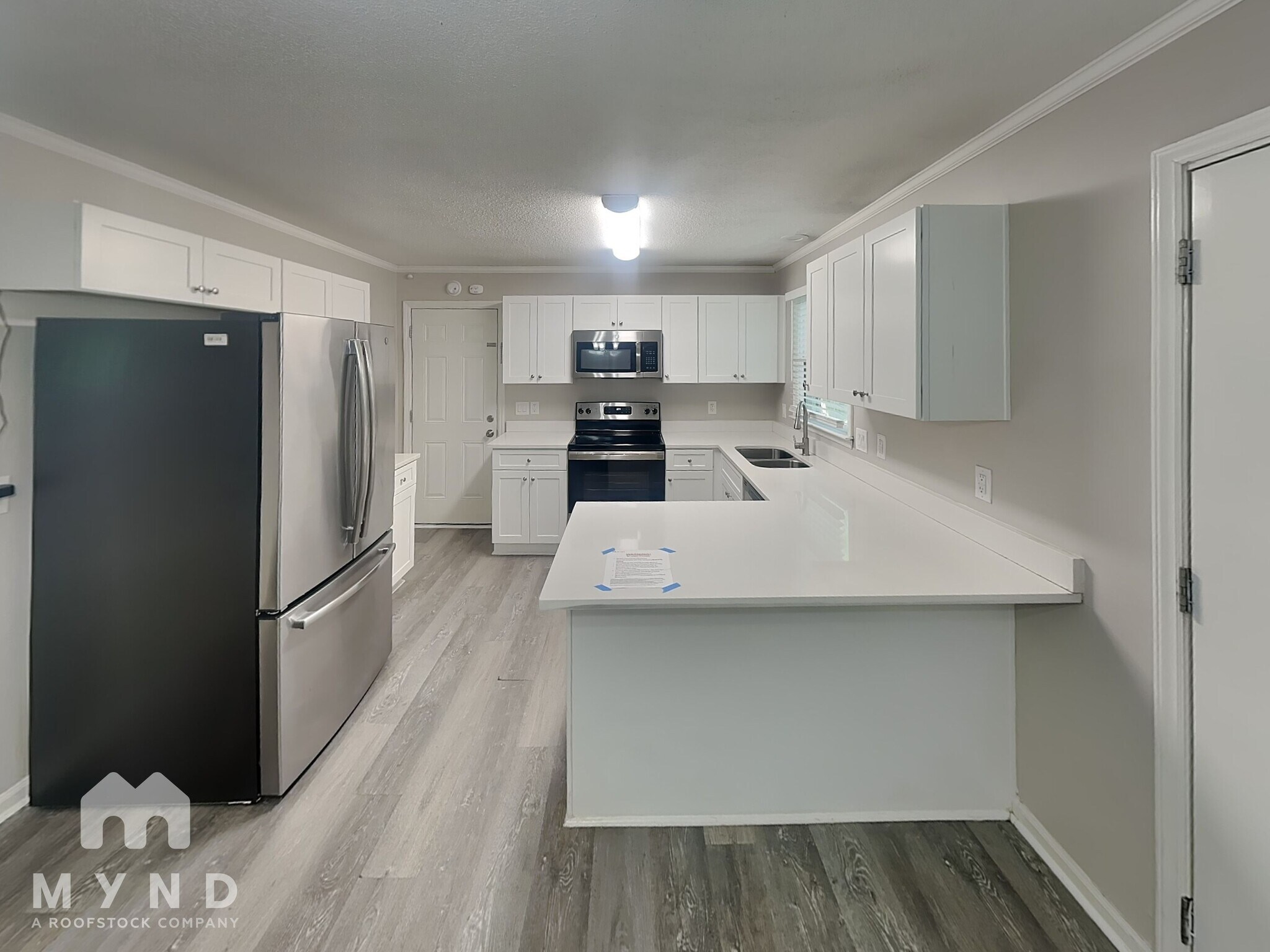 Building Photo - 907 Briar Ct