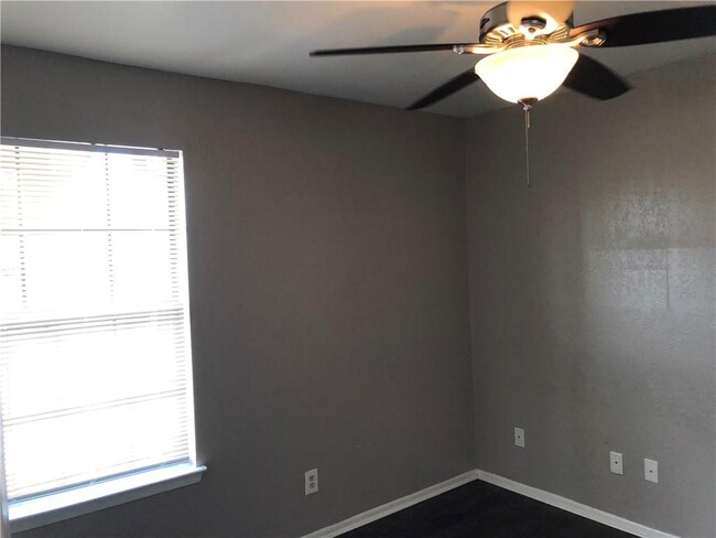 Building Photo - 1624 Aquarena Springs Dr