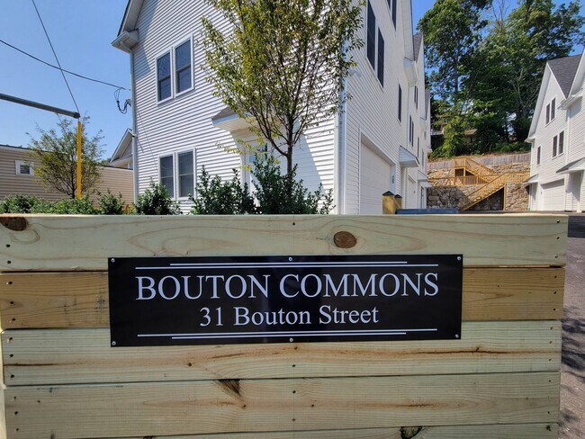 Building Photo - 31 Bouton St