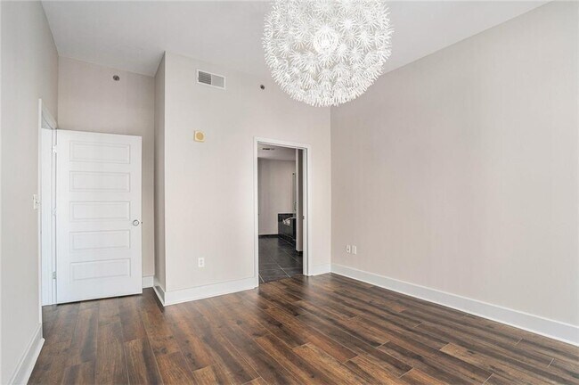 Building Photo - 1080 Peachtree St NE