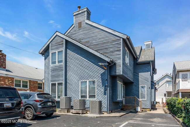 Primary Photo - 62 Sherman Ave
