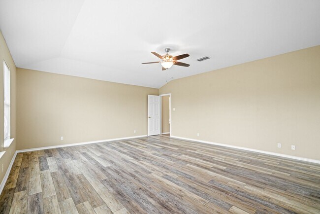 Building Photo - 137 Red Hawk Ridge