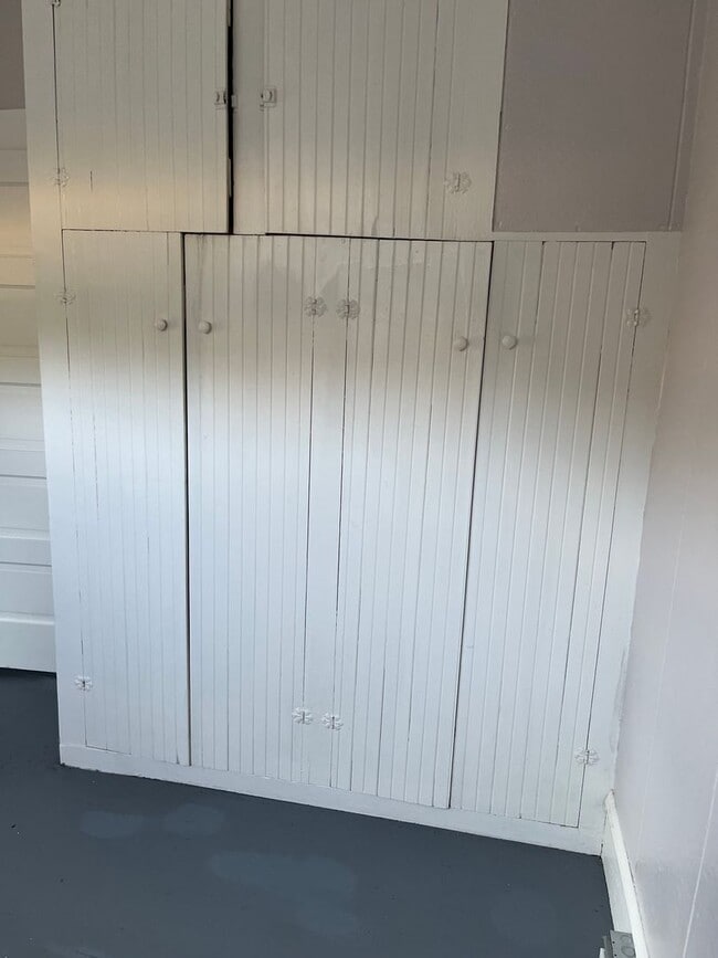 Building Photo - Cute and clean 2 Bedroom 1 Bathroom home in the heart of Roseburg.