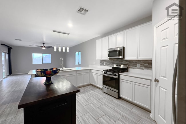 Building Photo - 5Bed/3Bath House at Northern Pkwy/El Mirage Rd! Ready for Immediate Move-In!