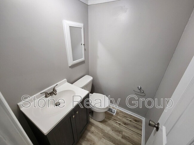 Building Photo - 1255 E Dawn Dr