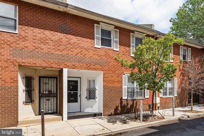 Building Photo - 1221 Kater St