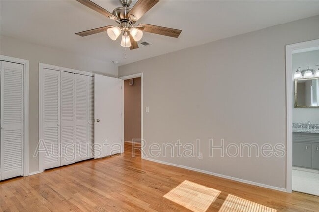 Building Photo - 3210 Trailwood Ct