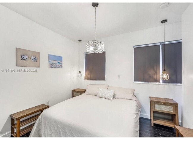 Building Photo - 557 Michigan Ave