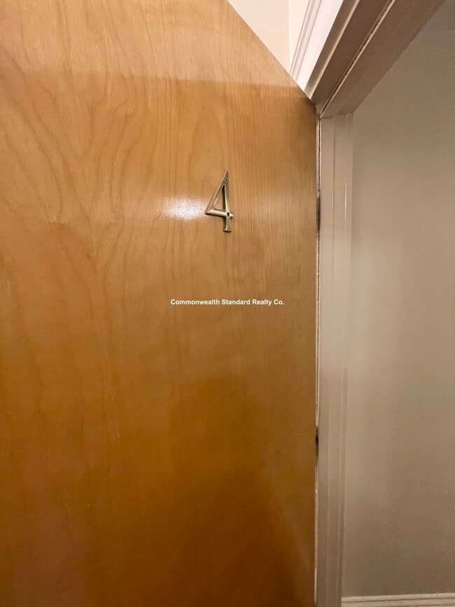 Building Photo - 4 Park Vale Ave