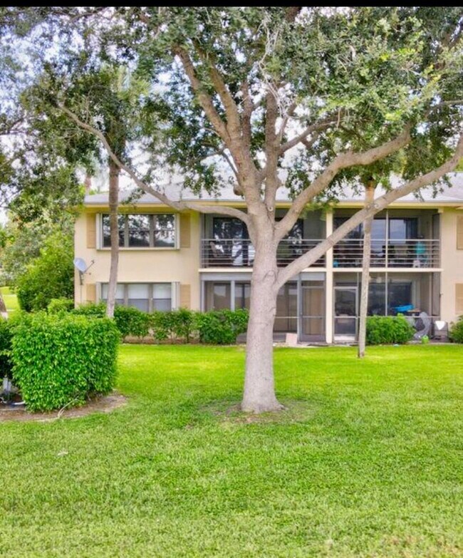 Building Photo - 2900 SW 22nd Cir