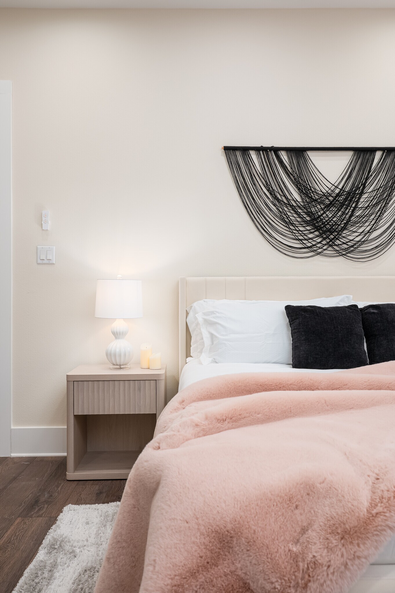 Building Photo - 917 Thompson St