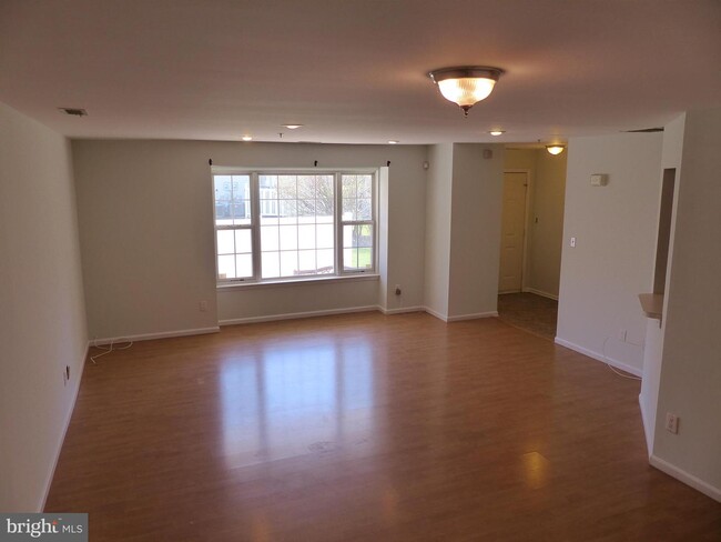 Building Photo - 1206 Wharton Rd