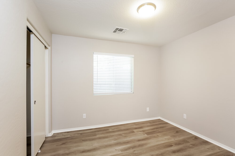 Building Photo - 23024 W Mohave St