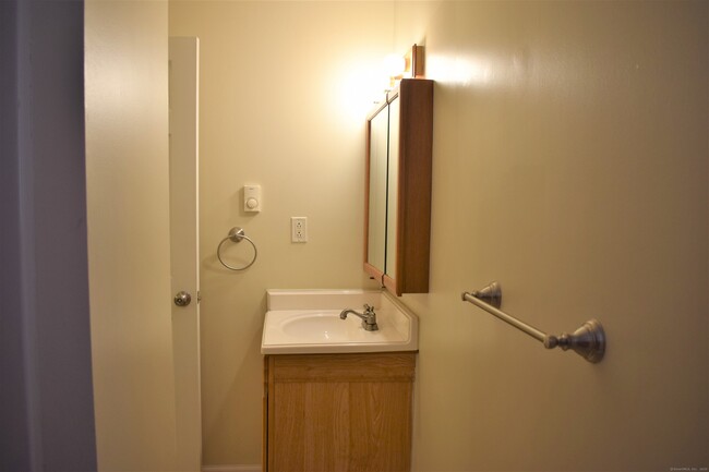 Building Photo - 63 Glade St