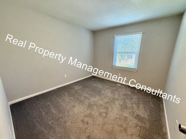 Building Photo - 3 Bed 2 Bath Modern Home in Prime Location!
