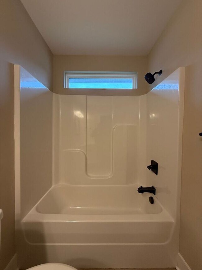 Building Photo - Lovely 3 Bed 2 Bath House in Old Hickory - Fenced in Yard