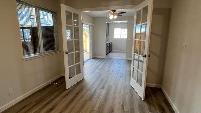 Building Photo - 1281 Saratoga Ave