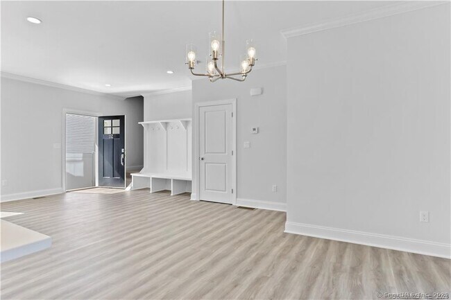 Building Photo - 350 Halley Ave