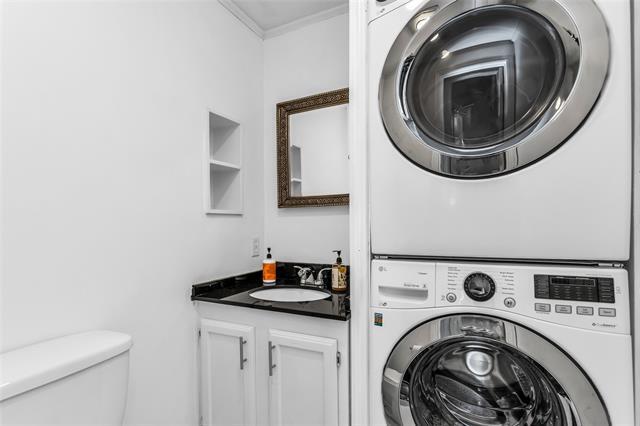 Building Photo - 3105 San Jacinto St