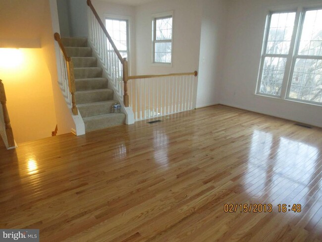 Building Photo - 6540 Creek Run Dr