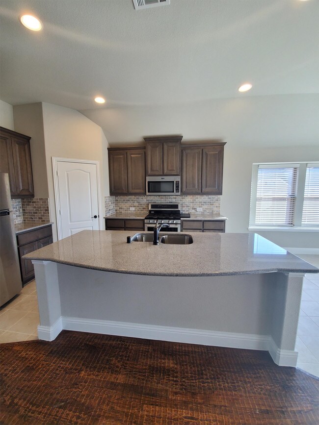 Building Photo - 504 Endicott Dr