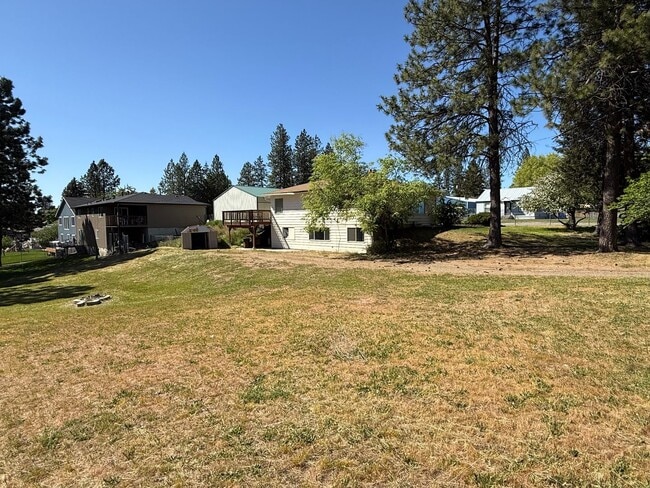 Building Photo - 5 Bedroom Home Available In Spokane Valley!