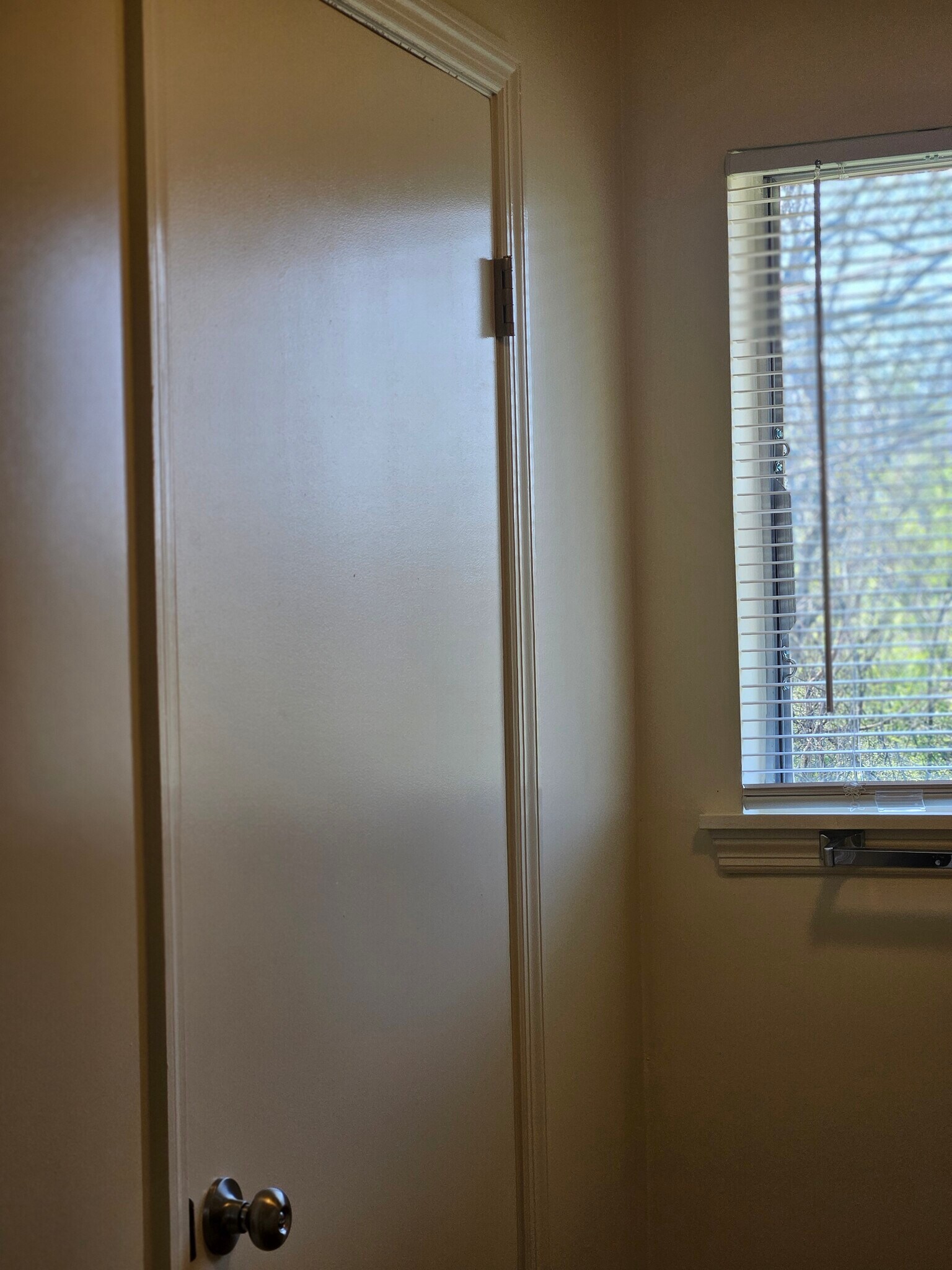 Laundry storage - 3696 Bennett Rd