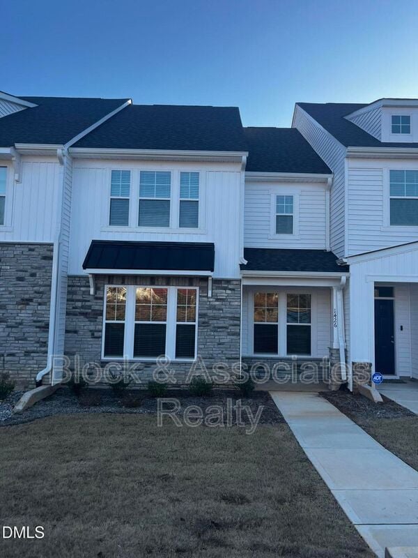 Building Photo - 1426 Cooper St