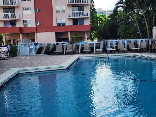Building Photo - 3161 S Ocean Dr
