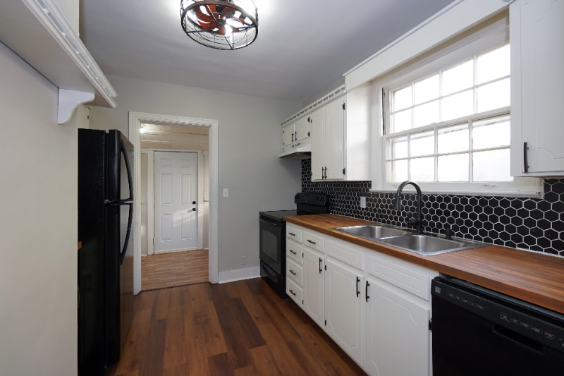 Building Photo - 940 47th St Ensley