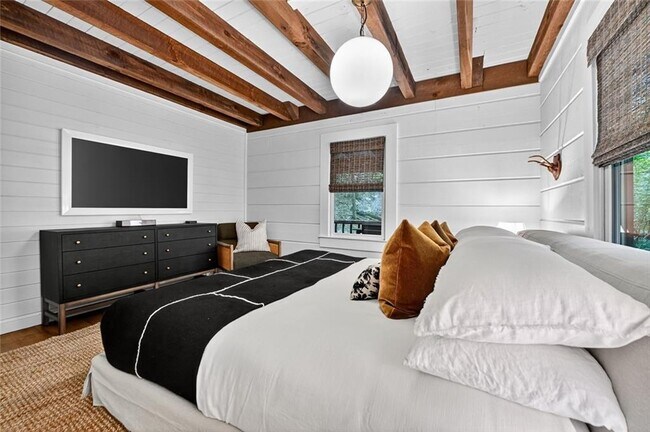 Building Photo - 545 Chestnut Ridge Cir