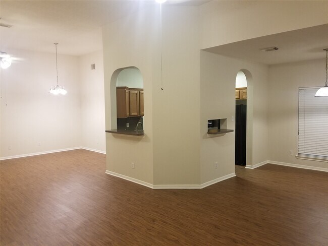 Building Photo - 2406 Hawks Rd