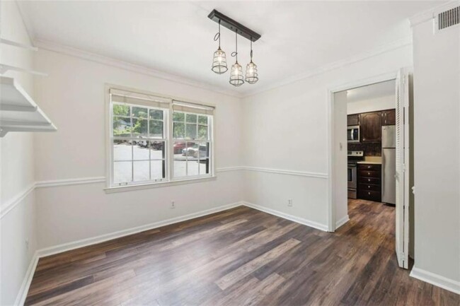 Building Photo - 73 Montre Square NW