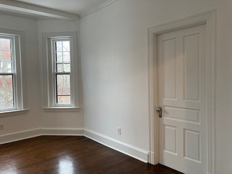 Living Room - 3014 Dent Pl NW