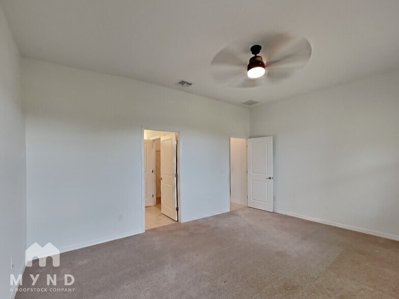 Building Photo - 815 FIREROCK LN