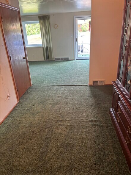Building Photo - 225 Fairhaven Dr
