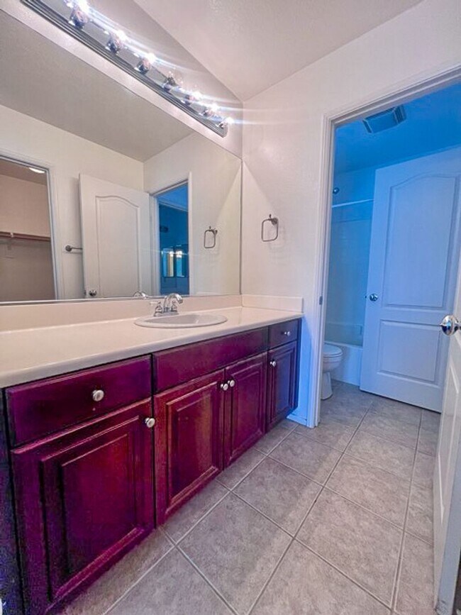 Building Photo - 5 bedroom Winchester home with a 3 car garage for LEASE!