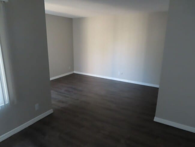 Building Photo - Renovated, upstairs one bedroom condo in M...