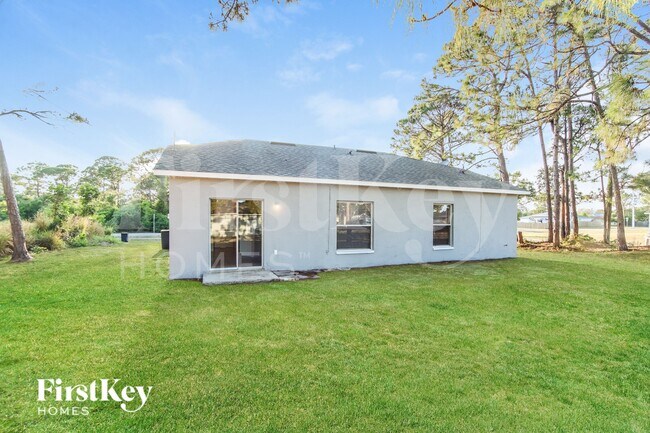 Building Photo - 1201 Schumann Dr