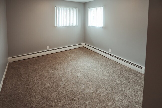 Building Photo - 2805 Harwick Dr