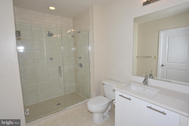 Building Photo - 5750 Bou Ave