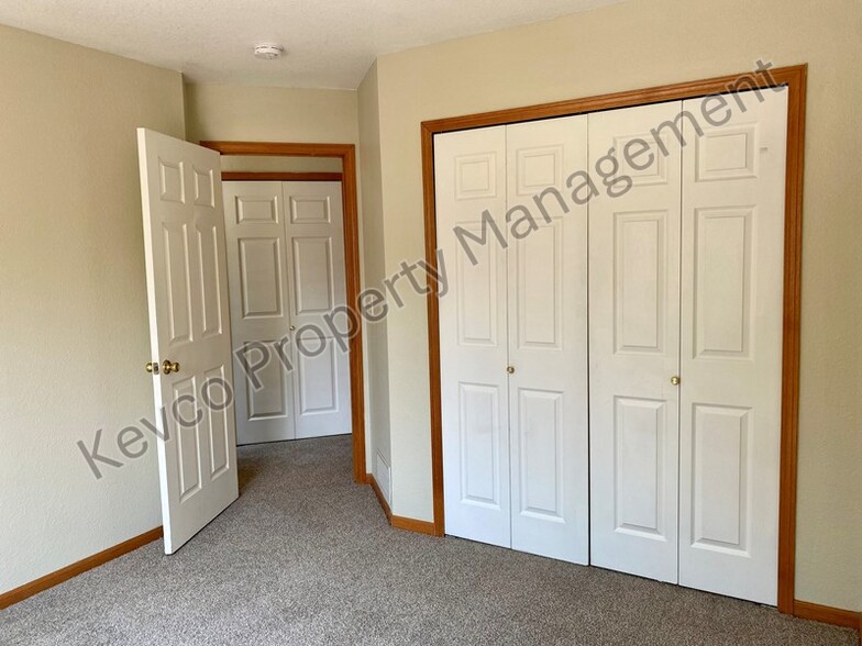 Building Photo - 1637 Westbridge Dr
