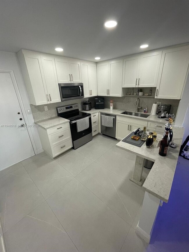 Building Photo - 1401 S Ocean Dr