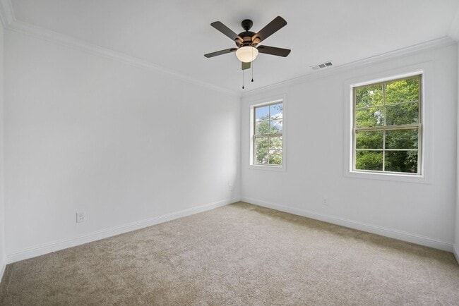 Building Photo - Newer Custom Brick Home in Lebanon