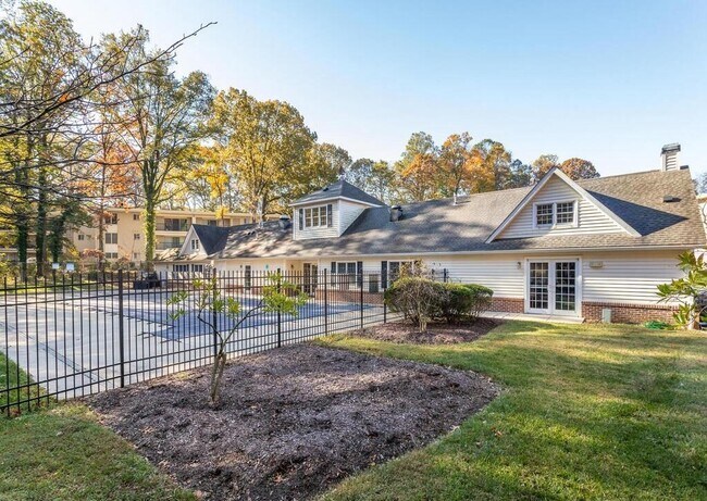 Pool is never crowded - 1101 Primrose Ct