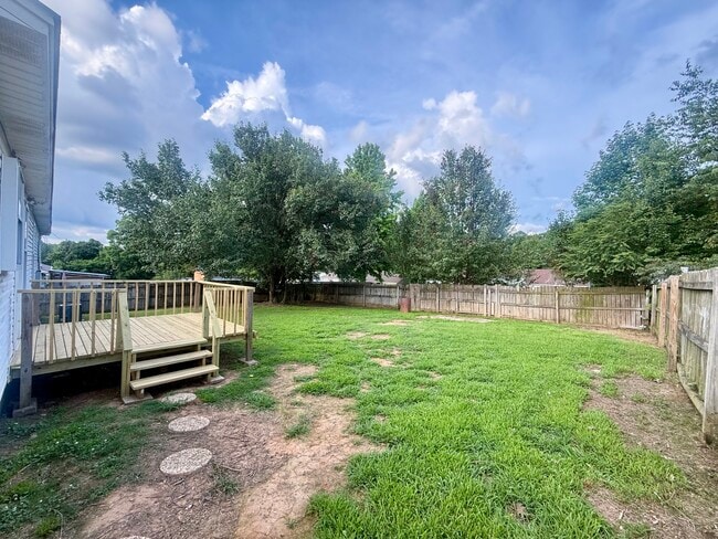 Building Photo - 13907 Rockinghorse Ln