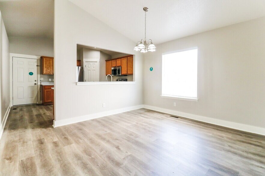 Building Photo - 1763 E Independence Way