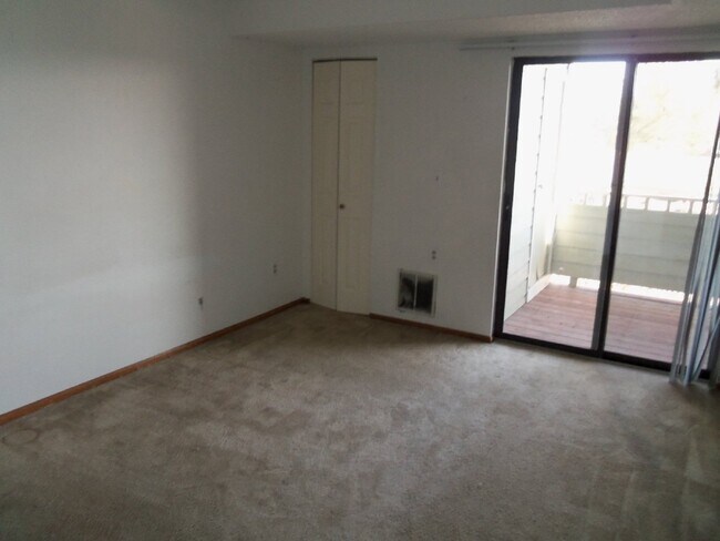Building Photo - Southwest Littleton, 1 bedroom, 1 bathroom...